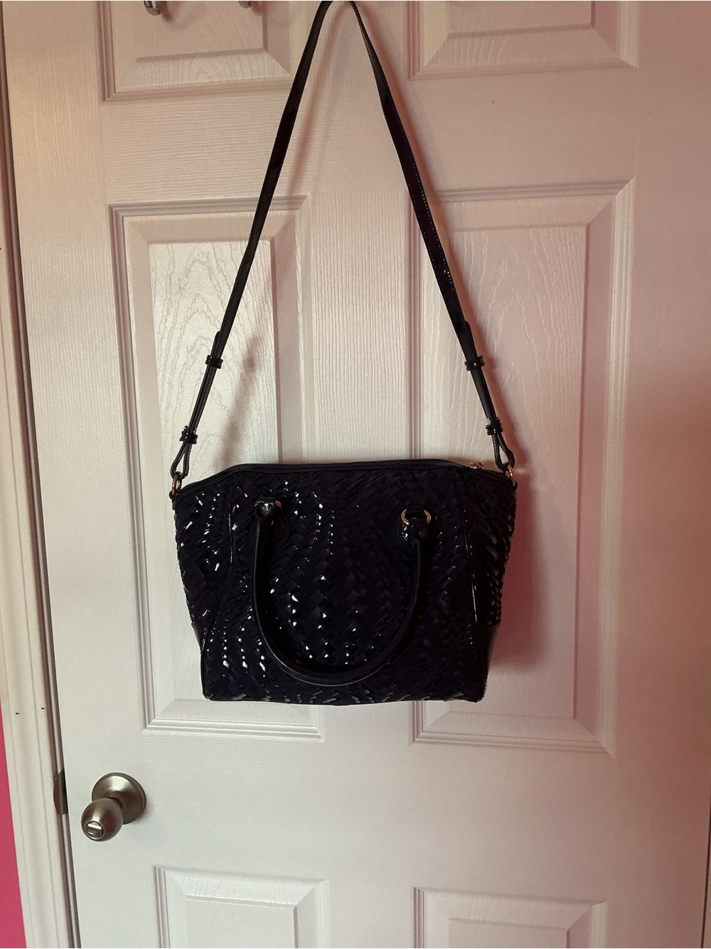Cole Haan Navy Patent leather shoulder Bag with Orange Lining. - Picture 4 of 5